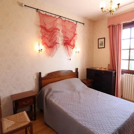 Maison De Charme Avec Jardin Et Terrasse, Proche Salers Et Puy Mary, Animaux Acceptes - Fr-1-742-165 * Pléaux