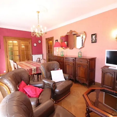 Maison De Charme Avec Jardin Et Terrasse, Proche Salers Et Puy Mary, Animaux Acceptes - Fr-1-742-165 בית נופש *