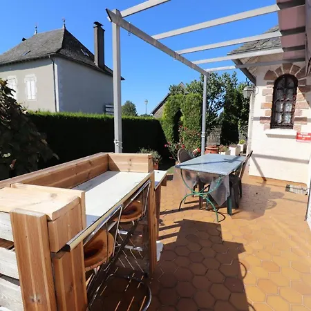 Maison De Charme Avec Jardin Et Terrasse, Proche Salers Et Puy Mary, Animaux Acceptes - Fr-1-742-165
